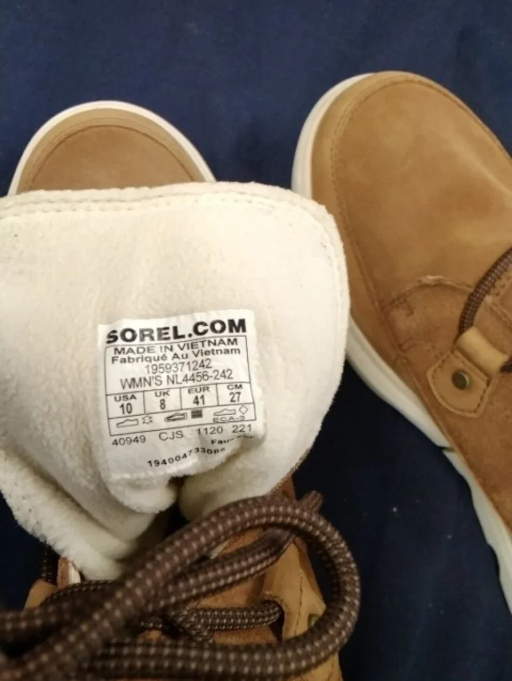 Sorel Women's Tan Suede Lace-Up Winter Boots with Shearling Trim